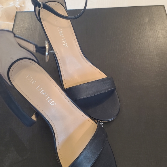 Sandals - Picture 2 of 4